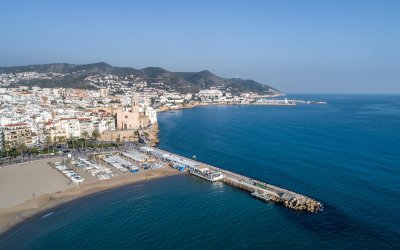 Garraf beaches, nestled amidst cliffs and seaside towns