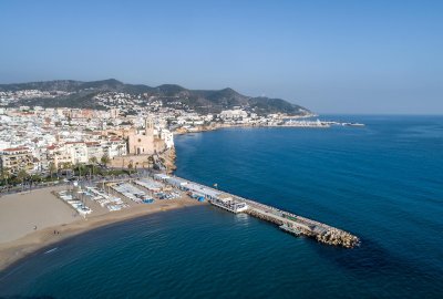 Platges del Garraf: entre penya-segats i pobles mariners